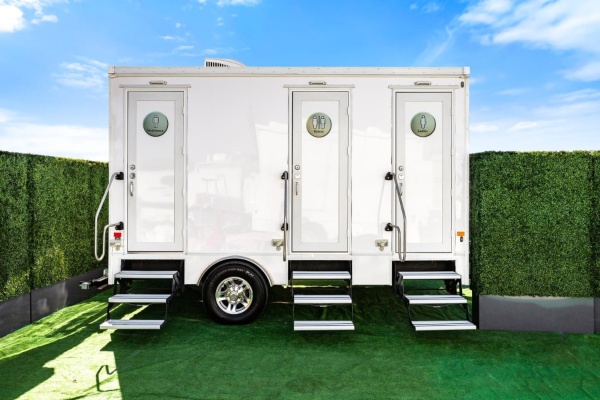 Exterior of 3 Restroom Trailer in NY & NJ