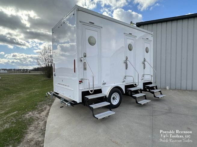 3 Station Luxury Restroom Trailer in NY & NJ