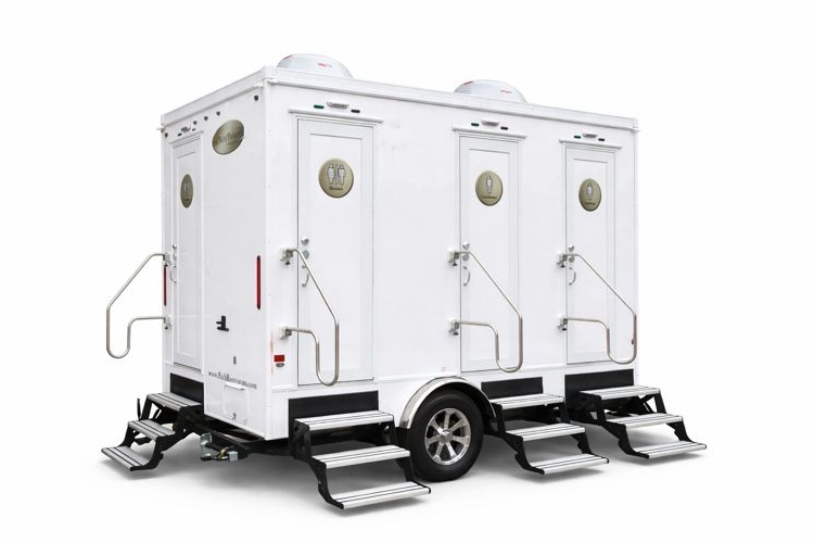 Zuidema 4-stall restroom trailer